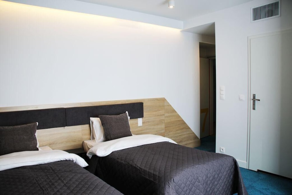 Standard Double Room - Photo 6