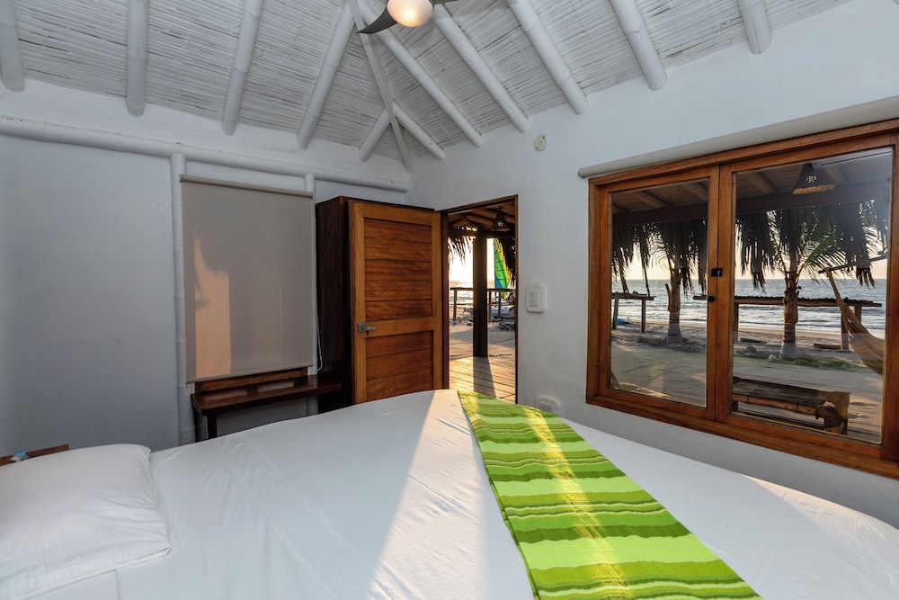 Superior Bungalow, 1 Bedroom, Beach View photo 3