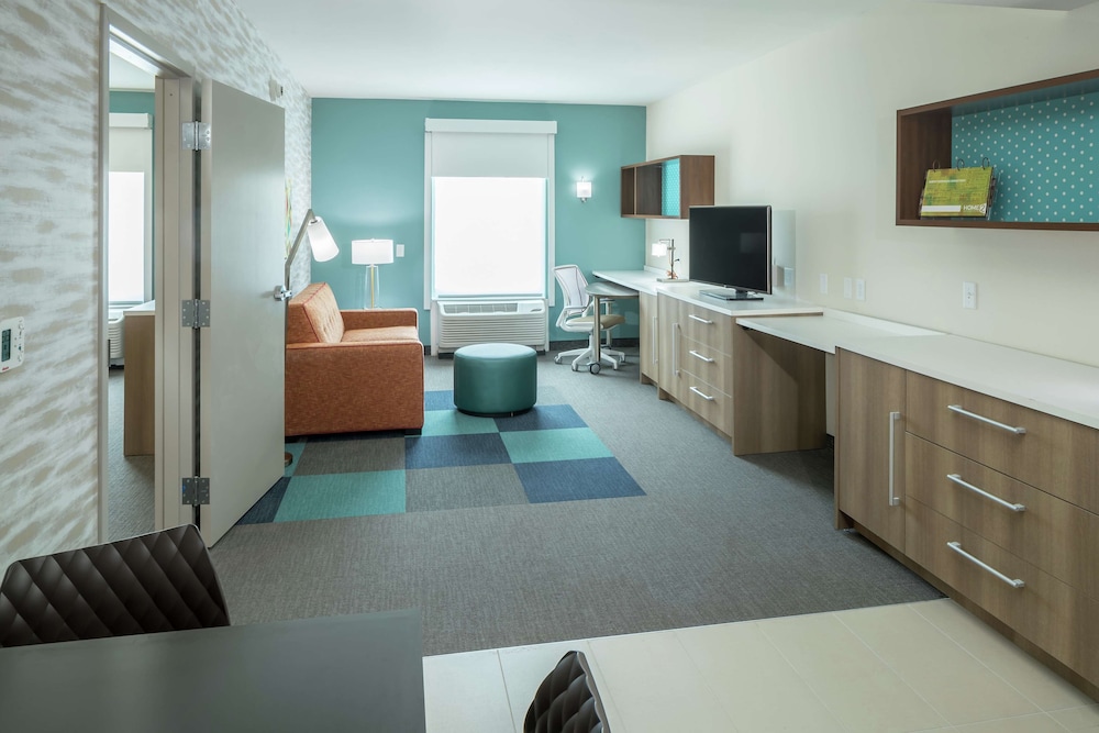 Suite, 1 King Bed, Accessible (Roll-In Shower) - Photo 1
