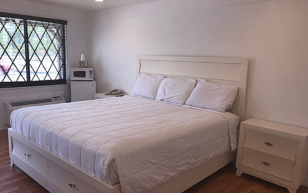 Standard Room, 1 King Bed, Accessible - Photo 2