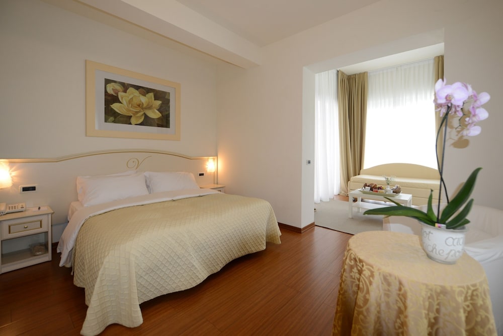 Suite, Balcony - Photo 1
