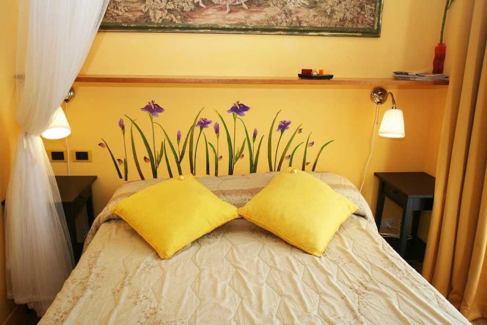 Classic Double or Twin Room, 1 Queen Bed, Non Smoking photo 2