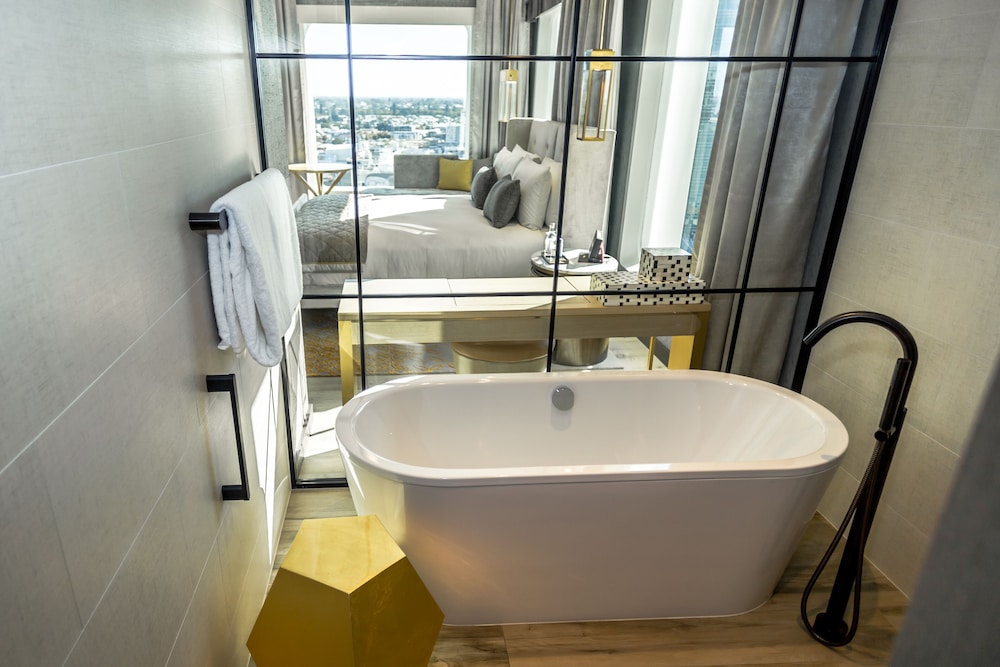 Suite (Penthouse) thumbnail 5