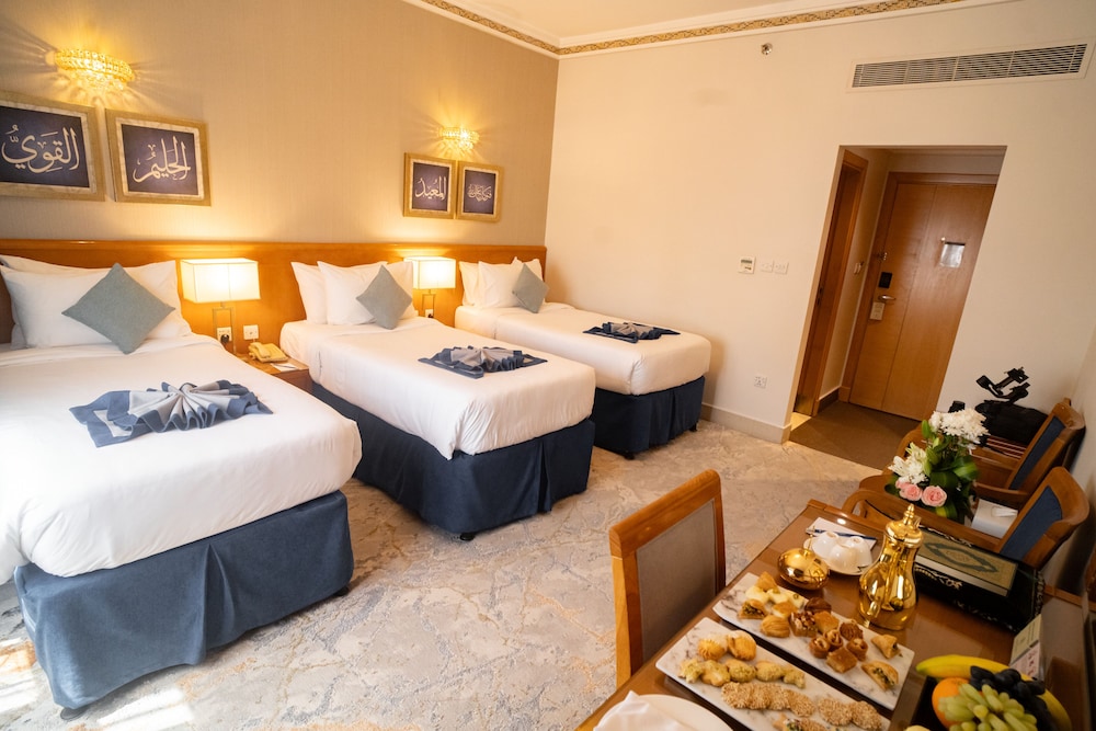Standard Triple Room photo 2