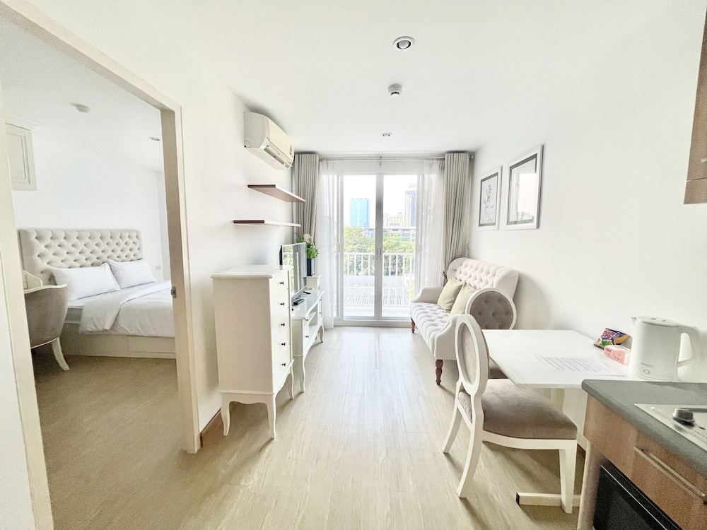 City Apartment photo 1