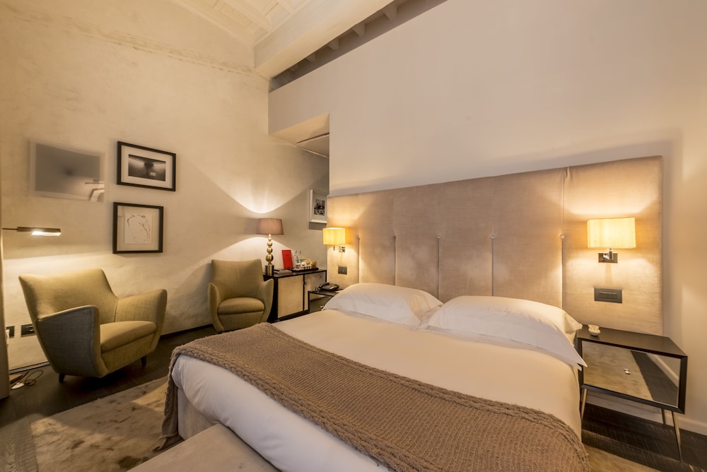 Junior Suite (Max 3 Adults) thumbnail 6
