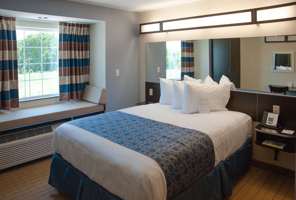 Standard Single Room, 1 Queen Bed, Accessible photo 1
