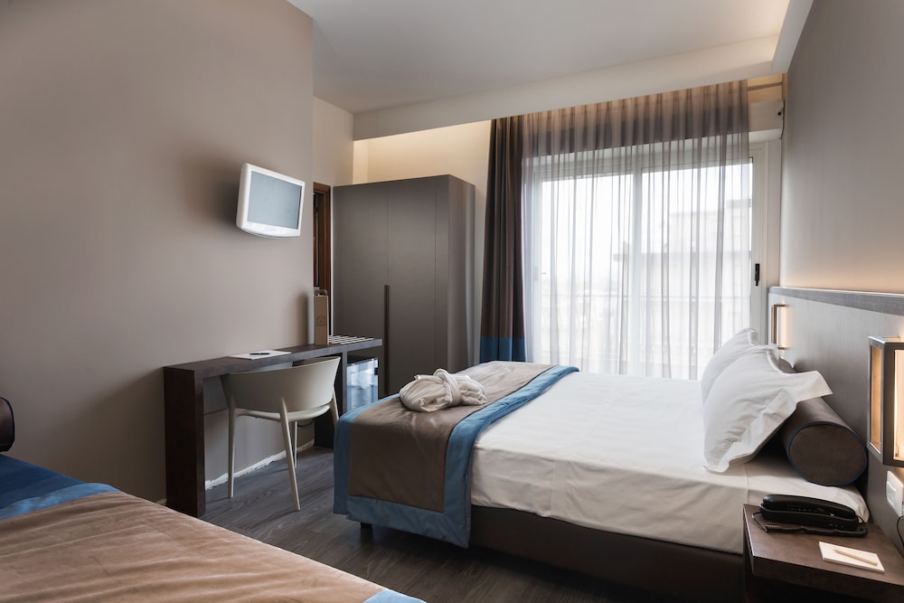 Deluxe Triple Room - Photo 4