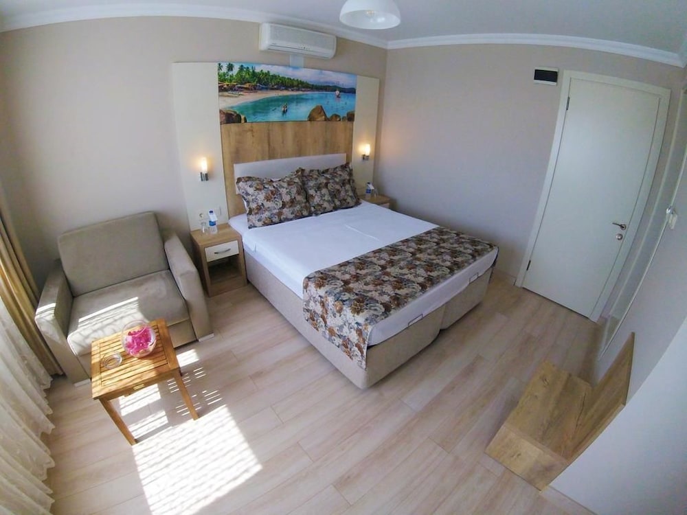 Standard Double or Twin Room photo 1