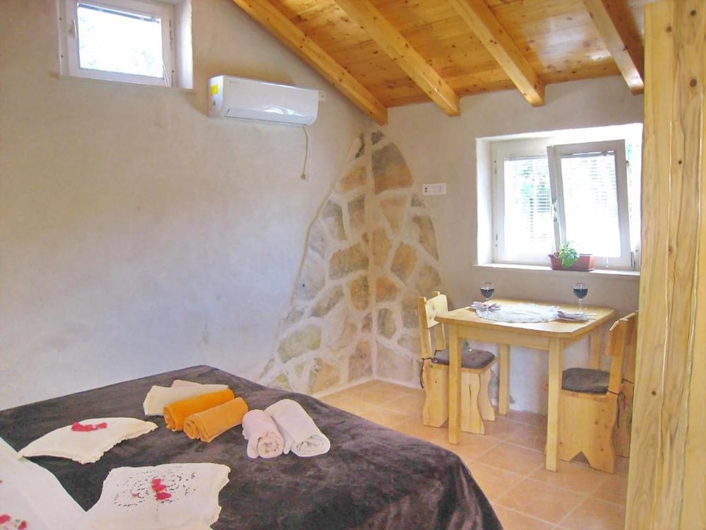 Studio (A2)