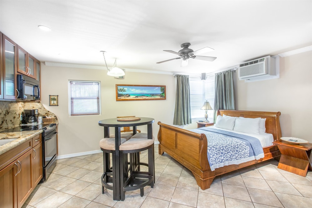1 Queen Bed, Kamehameha Studio Suite, Non-Smoking - Photo 2