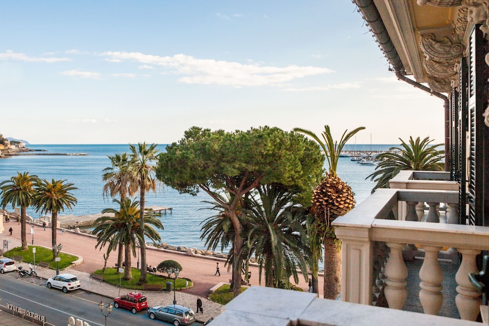 Superior Double or Twin Room, Balcony, Partial Sea View - Photo 7