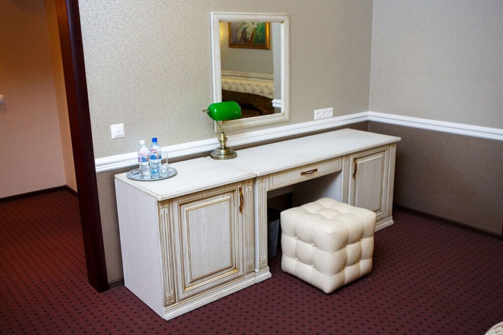 Junior Suite, Bathtub (With Extra Sofa Bed) photo 2
