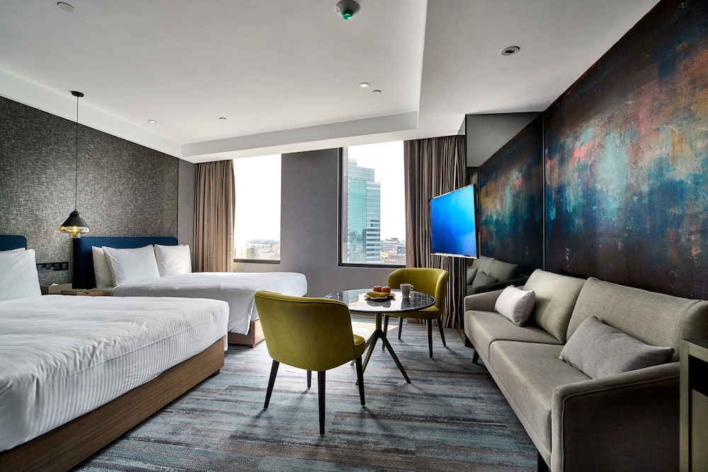 Executive Quadruple Room, Harbor View
