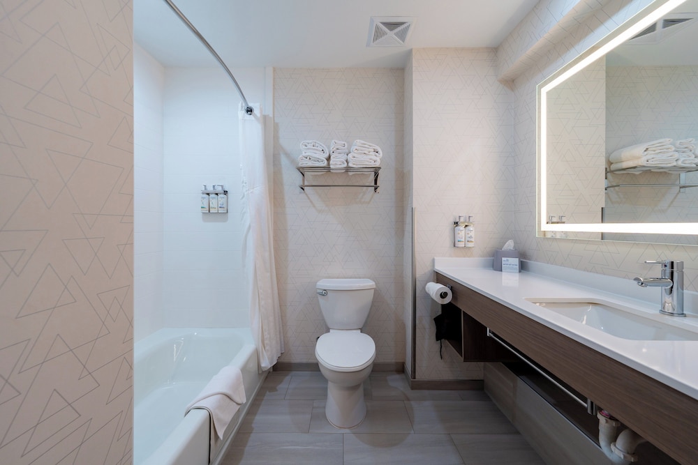 Suite, Multiple Beds, Mountain View - Photo 7
