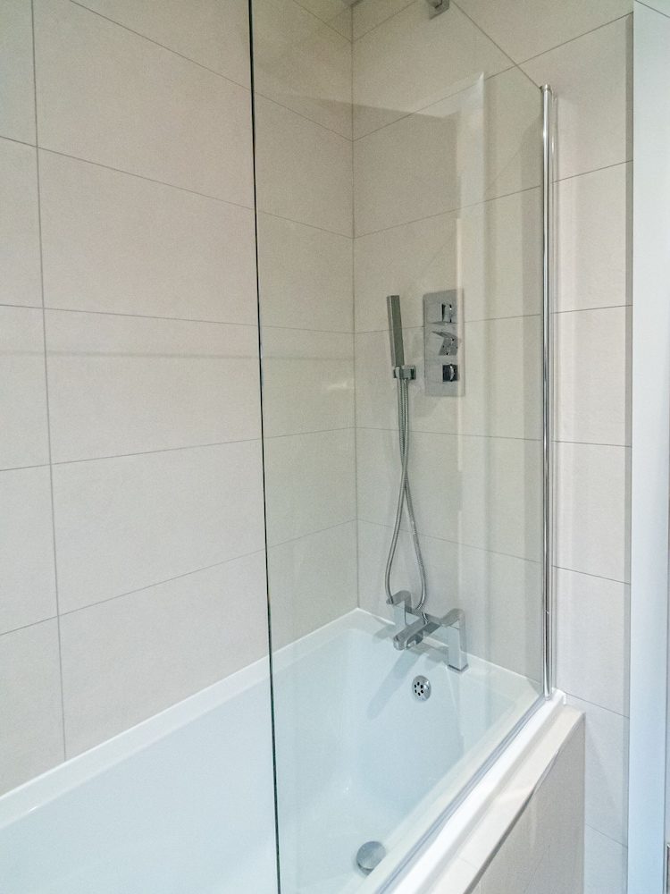 Bv Luxe 3 Slaapkamer Stadswoning in Bed Cliff Oaks, Foto 5