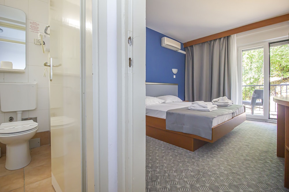 Standard Twin Room, Garden View