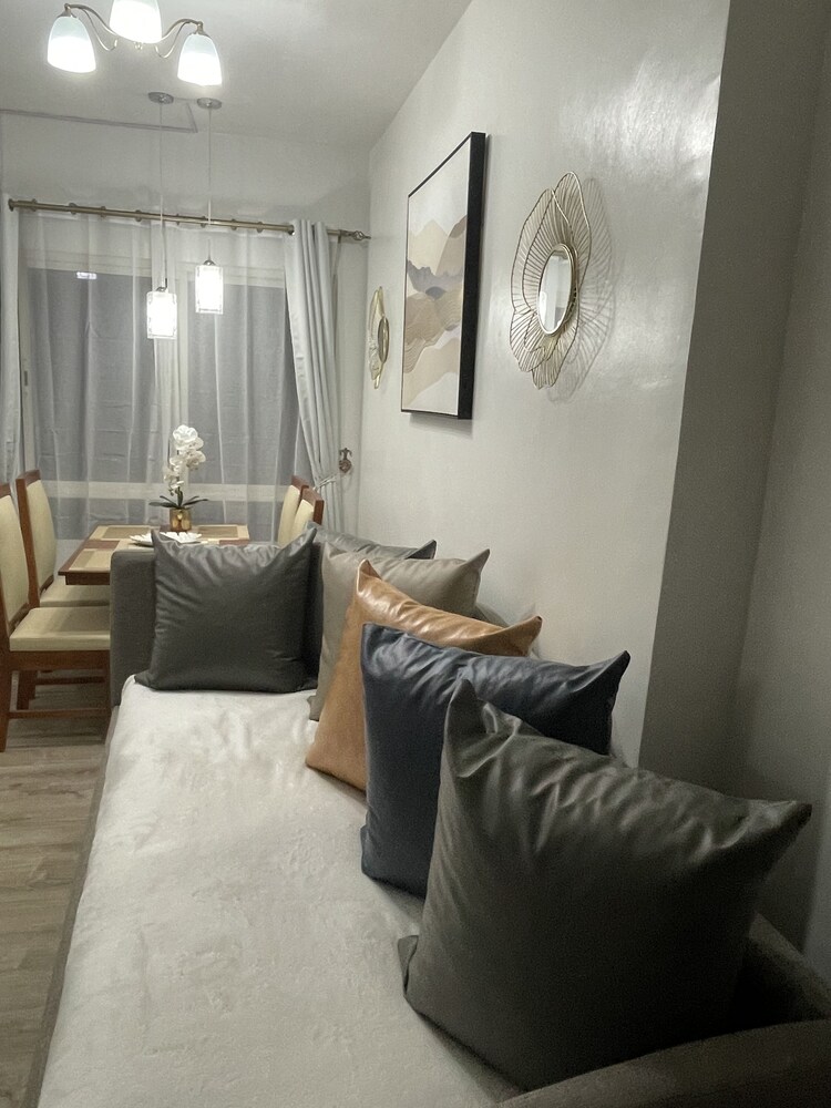 Standard Condo, 1 Bedroom, Balcony, City View photo 3