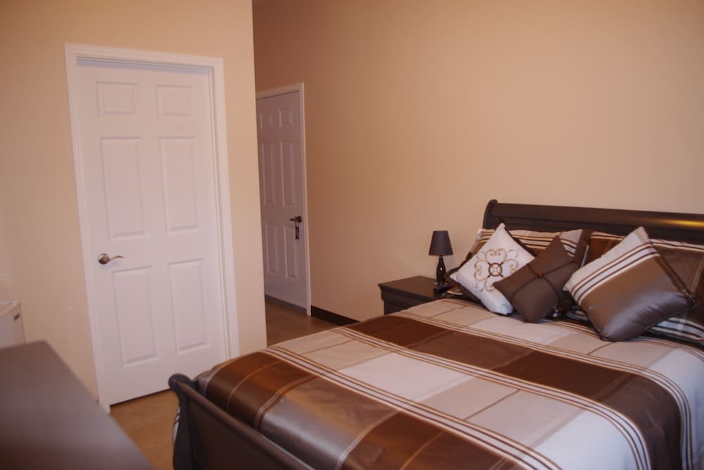Room 3, 1 Double Bed photo 3