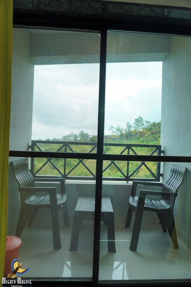 Deluxe Room - Photo 17
