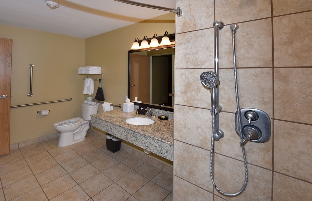Suite, 1 King Bed, Accessible, Kitchen - Photo 7
