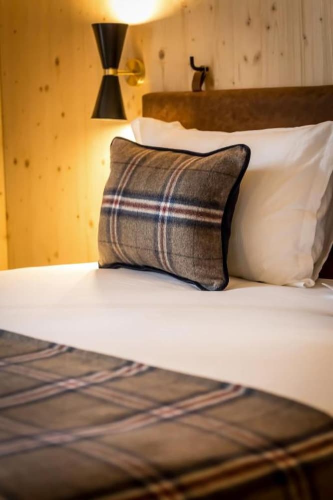 Superior Double or Twin Room photo 3