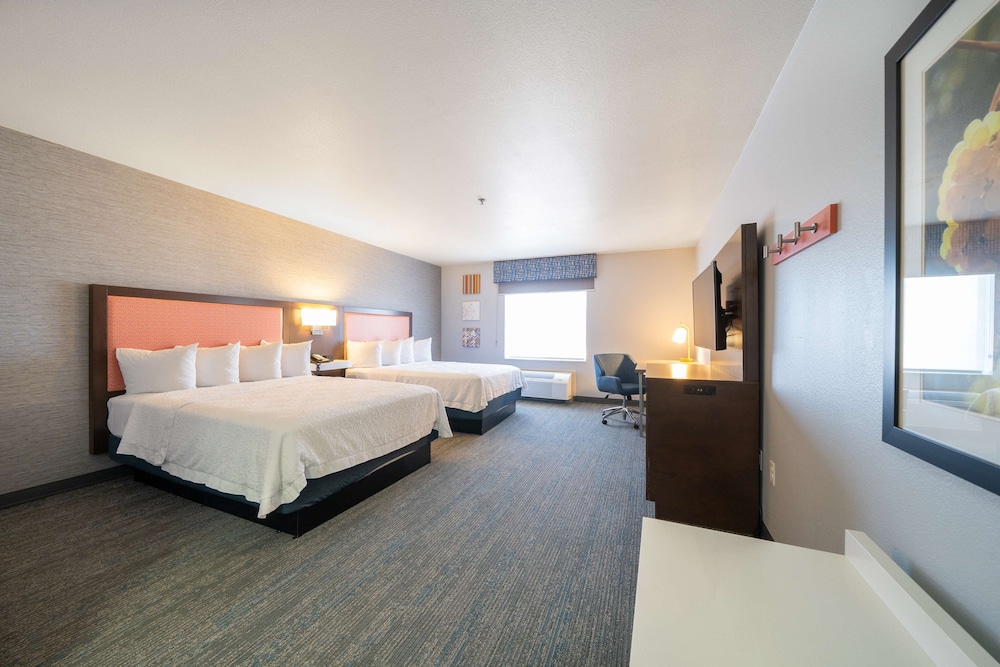 Studio Suite, 2 Queen Beds, Non Smoking - Photo 4