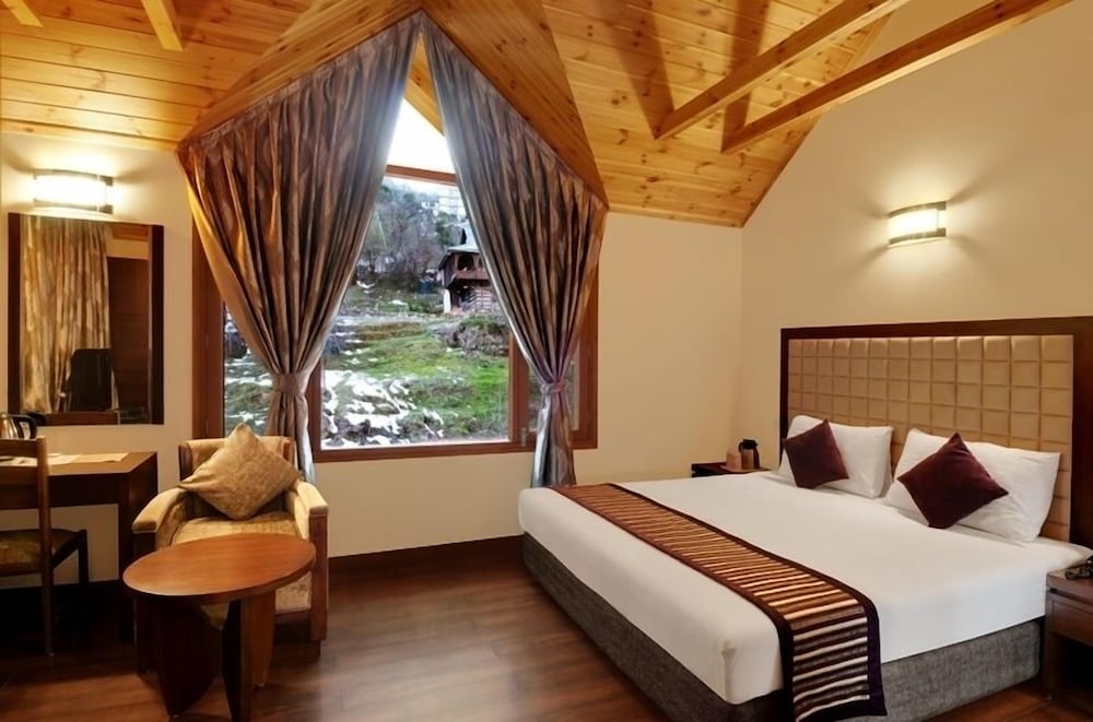 4 Room Cottage - Photo 1