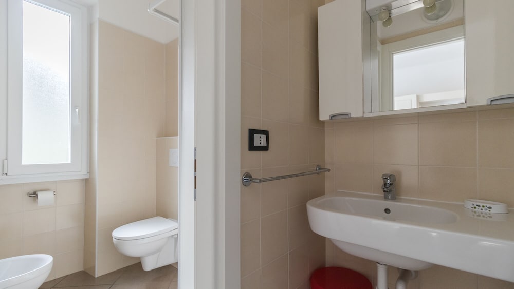 Executive Studio, Multiple Beds, Partial Sea View photo 2