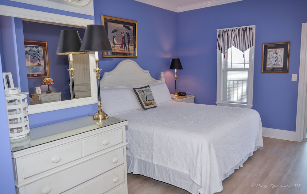 Grand Room, 1 King Bed, Non Smoking (Hatteras) photo 1