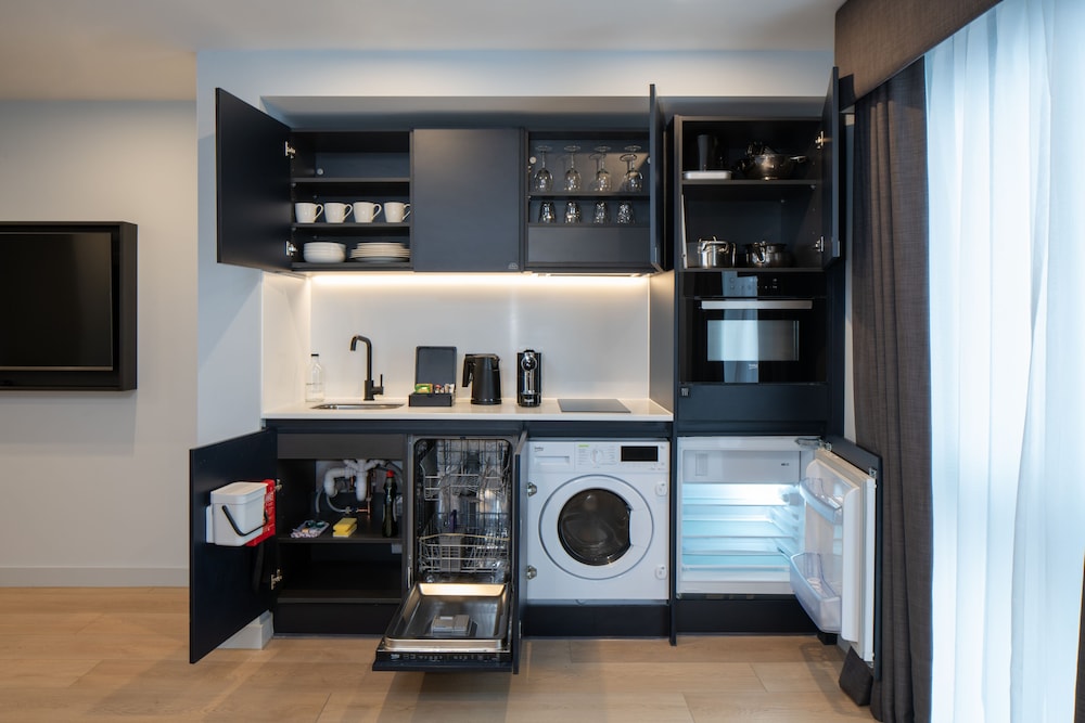 Luxury Apartment photo 2