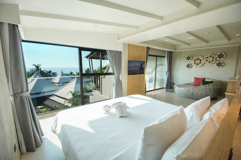 Honeymoon Suite - Photo 4