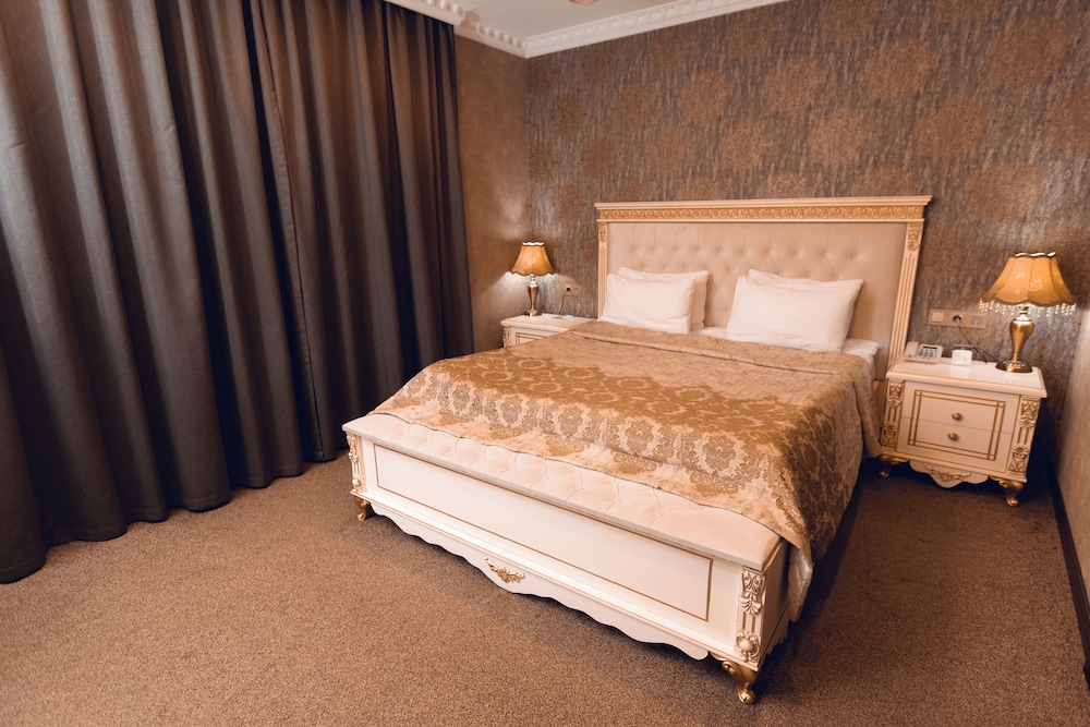 Deluxe Double Room, 1 King Bed, City View