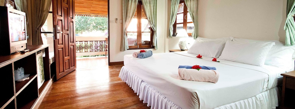 Deluxe Beachpool or Beachfront Cottage - Photo 19