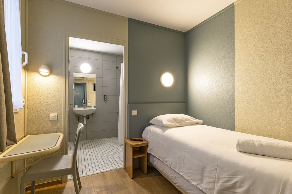 Single Room photo 2