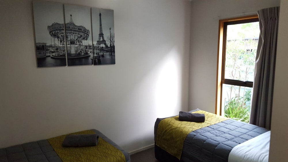 Standard Suite, Multiple Bedrooms, Kitchen (Waterfront 3 Bedroom) photo 3