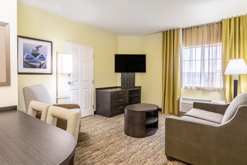 Suite, 1 Bedroom, Roll-in Shower (Communications)