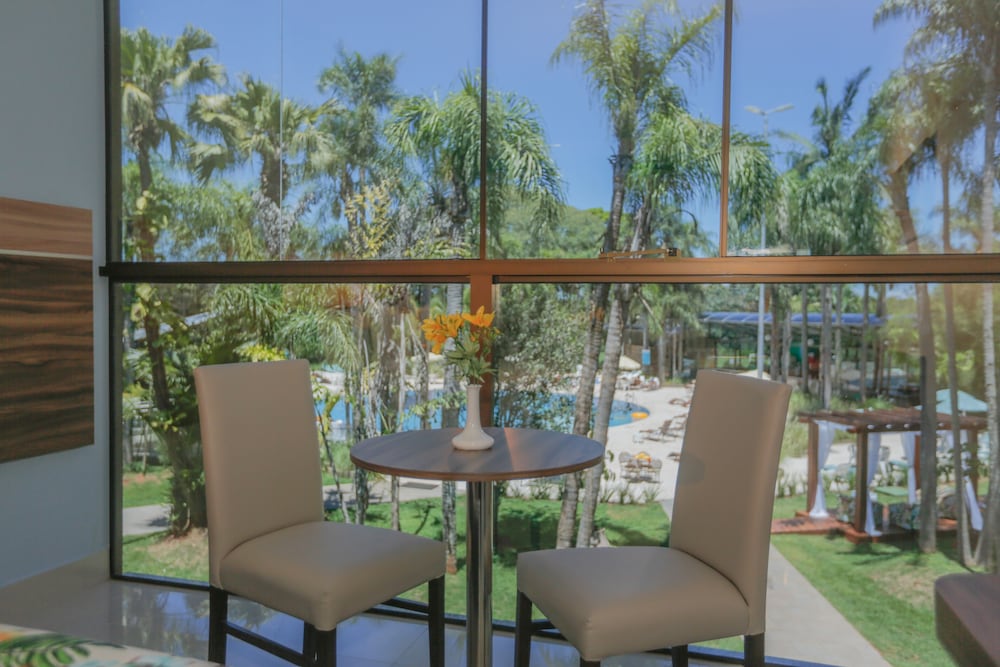 Deluxe Room, Pool View - Photo 7