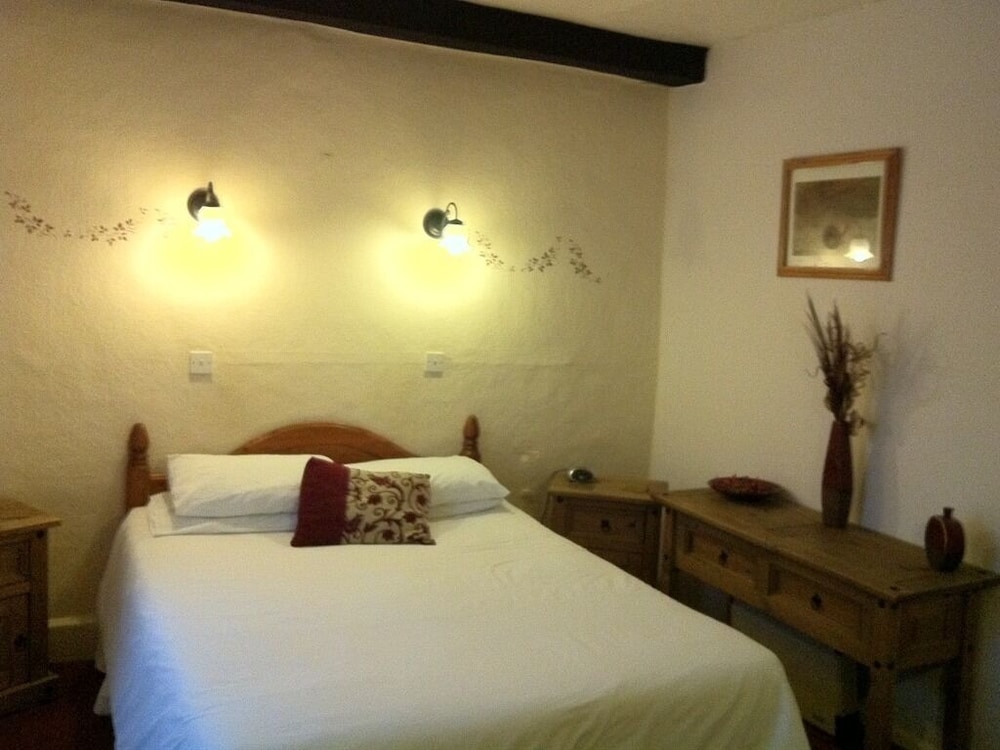 Suite, Ensuite photo 1