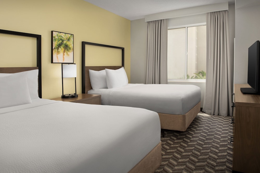 Family Suite, 2 Bedrooms (Mobility/Hearing Accessible, Tub) photo 3