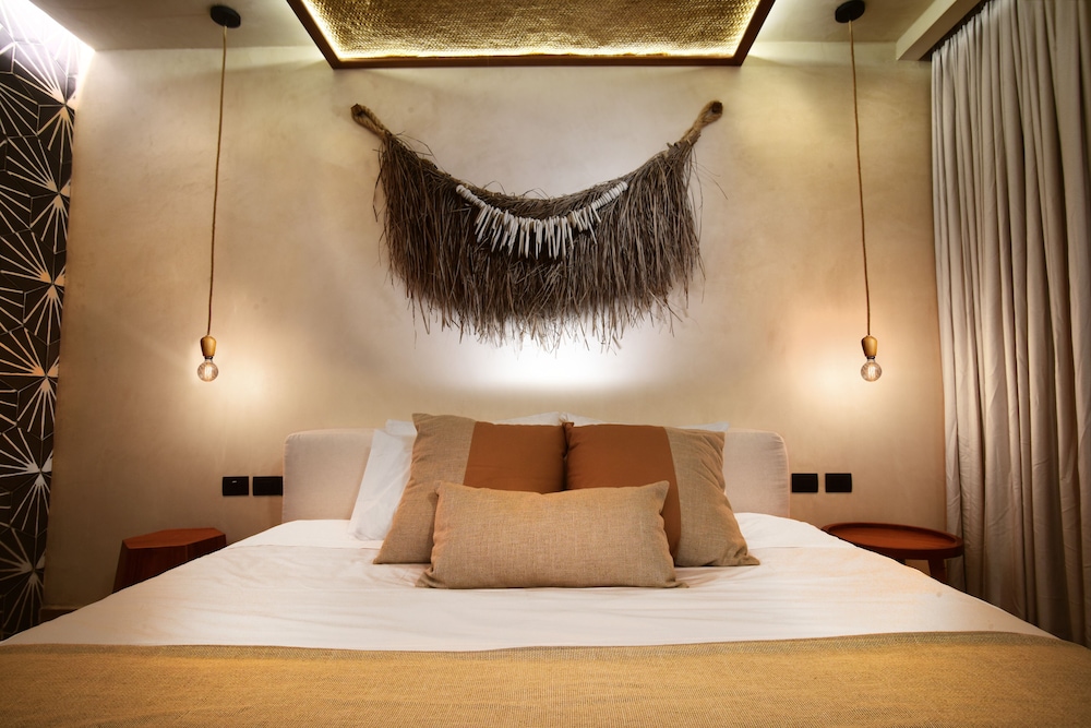 Deluxe Room, 1 King Bed, Garden View photo 1