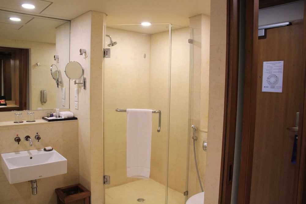 Deluxe Room - Photo 6