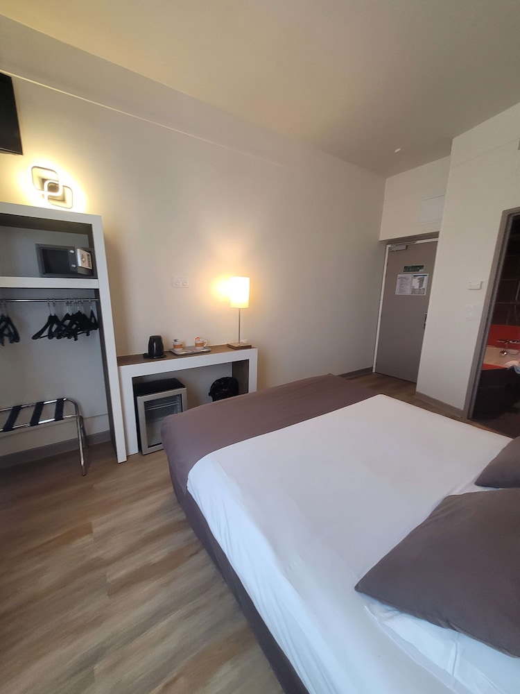 Standard Room, 1 Double Bed - Photo 7