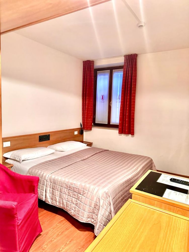 Comfort Double Room, 1 Double or 2 Twin Beds photo 2