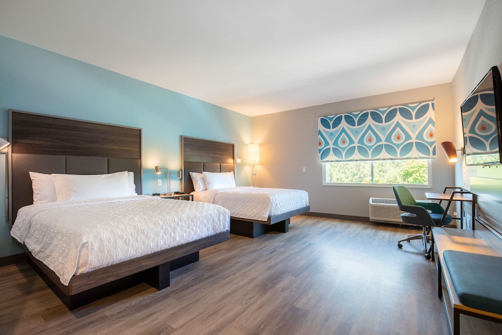 Room, 2 Queen Beds, Accessible, Bathtub (Mobility & Hearing) - Photo 2