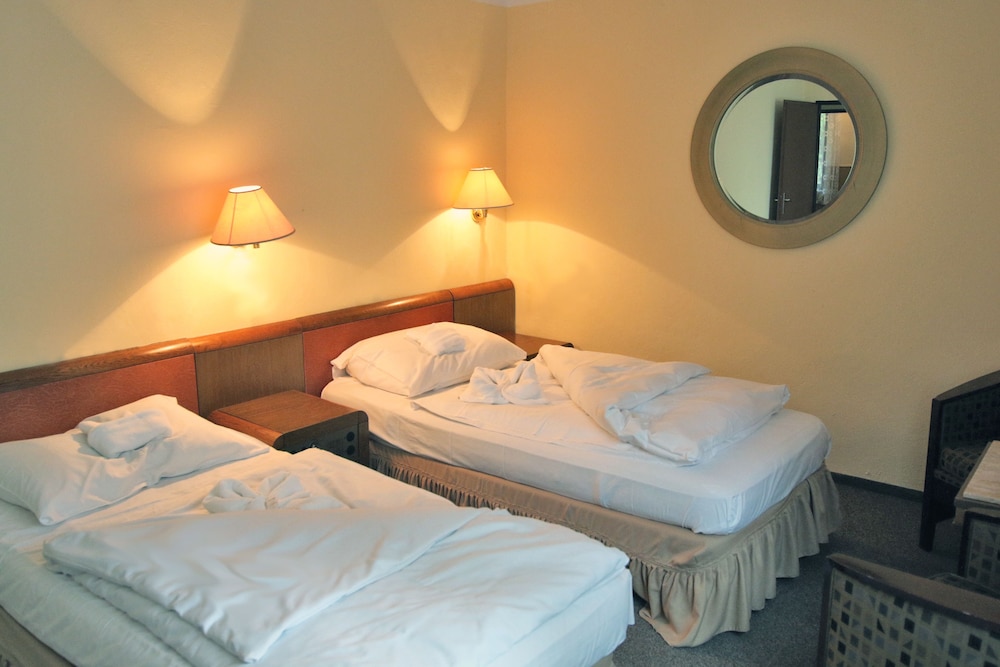 One Bedroom Standard Annex with One Twin Bed and 2 Adults Occupancy (Non Smoking) photo 2