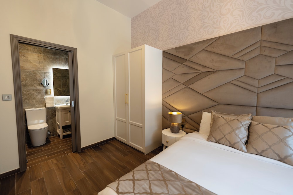 Deluxe Double Room photo 2