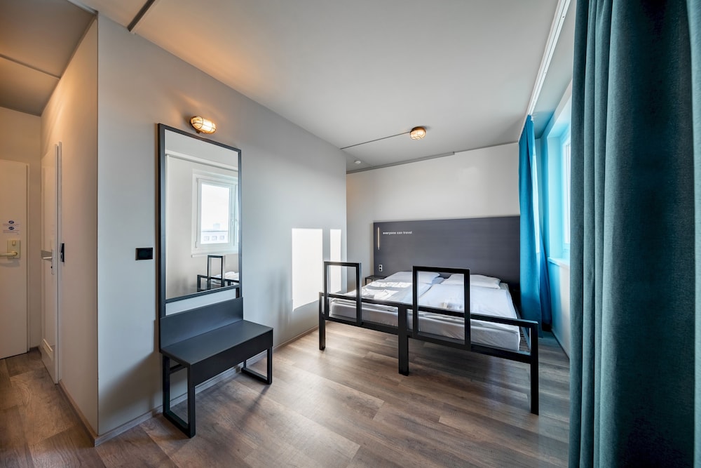 Double Room Single Use, 2 Twin Beds