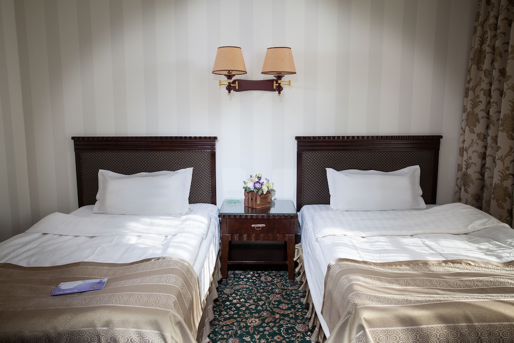 Standard Twin Room, Balcony, City View photo 2