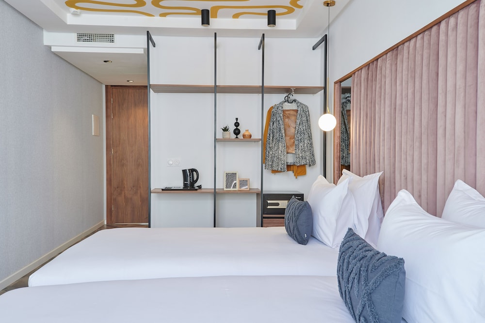 Deluxe Twin Room photo 3